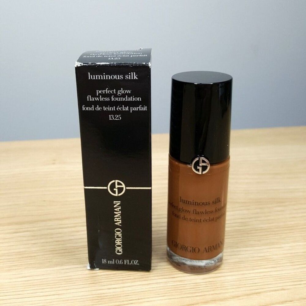 GIORGIO ARMANI # 13.25 Luminous Silk Perfect Glow Flawless Foundation .6oz